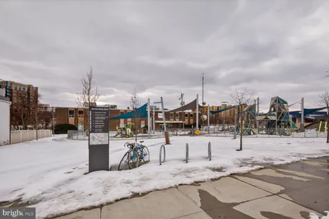 $405,000 | 2800 South Wakefield Street, Unit A, Arlington, VA 22206