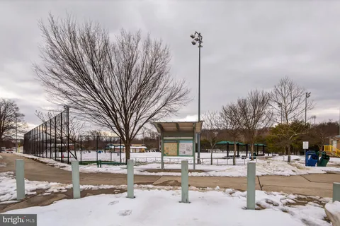 $405,000 | 2800 South Wakefield Street, Unit A, Arlington, VA 22206