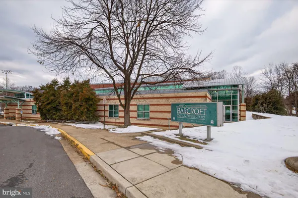 $400,000 | 2800 South Wakefield Street, Unit A, Arlington, VA 22206