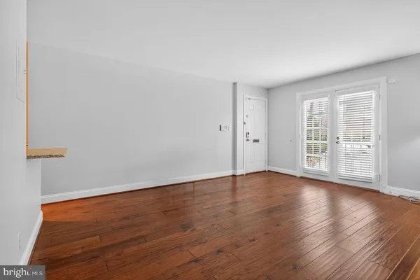 $400,000 | 2800 South Wakefield Street, Unit A, Arlington, VA 22206