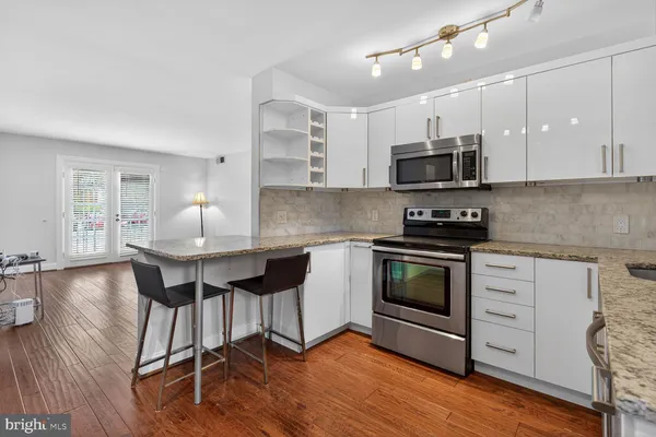 $400,000 | 2800 South Wakefield Street, Unit A, Arlington, VA 22206