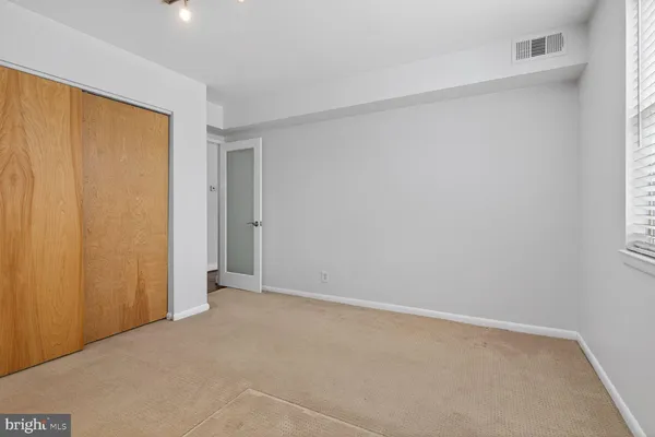 $400,000 | 2800 South Wakefield Street, Unit A, Arlington, VA 22206