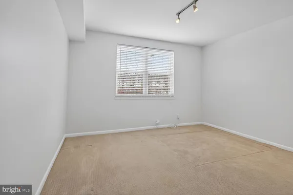 $400,000 | 2800 South Wakefield Street, Unit A, Arlington, VA 22206