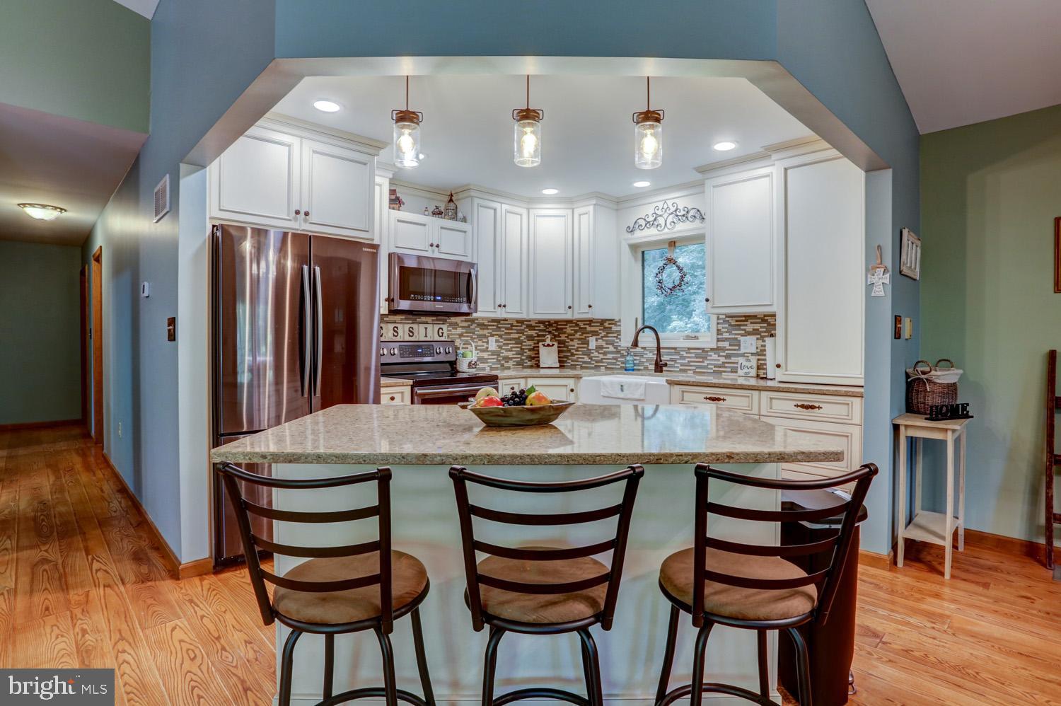 431 Vinemont Road Reading, PA 19608 - Photo 14 of 70 Kitchen Bar Area
