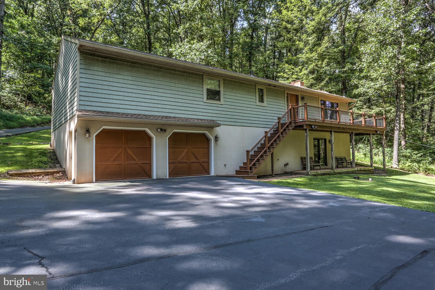 431 Vinemont Road Reading, PA 19608 - Photo 3 of 70