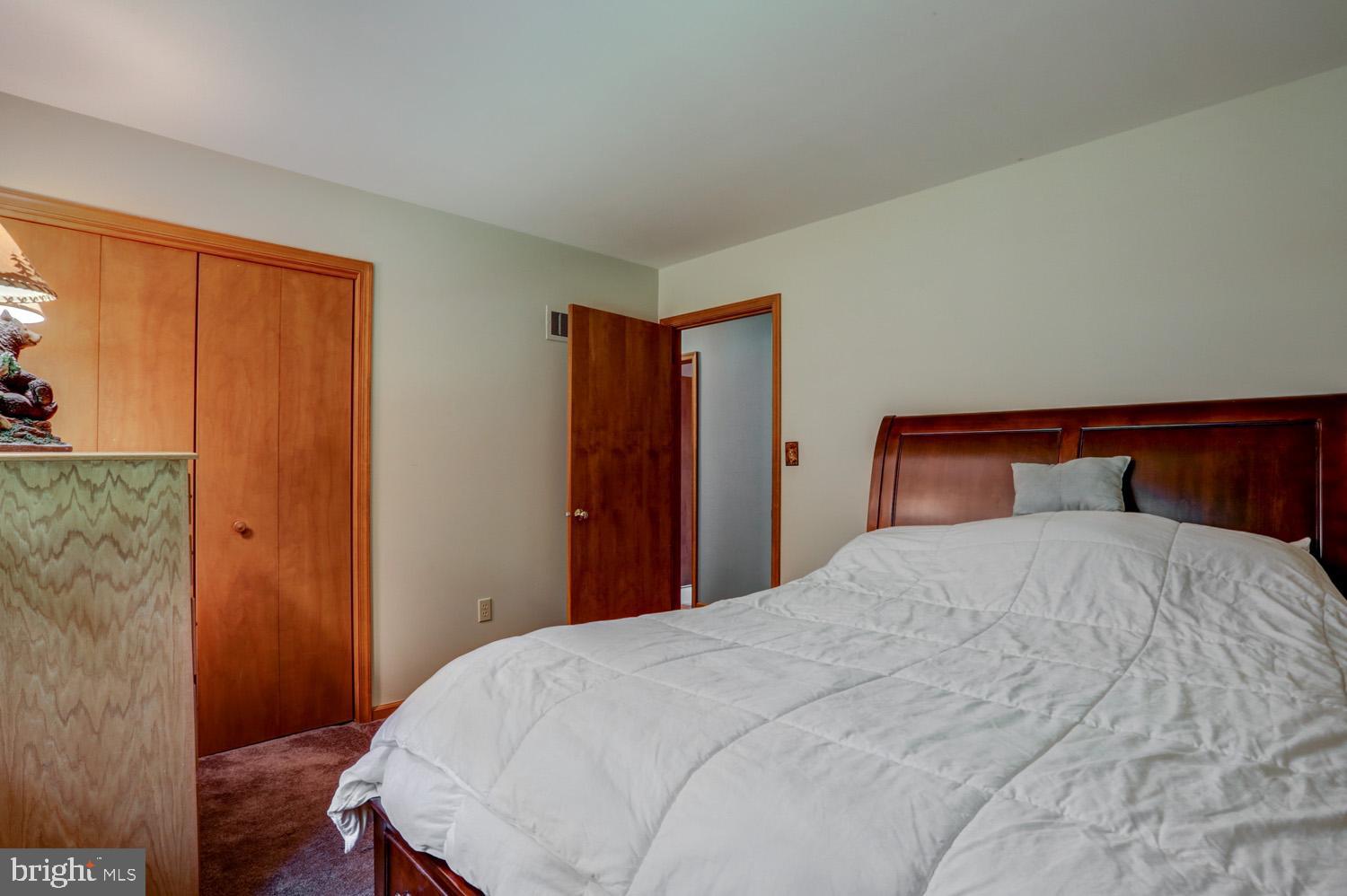 431 Vinemont Road Reading, PA 19608 - Photo 37 of 70
