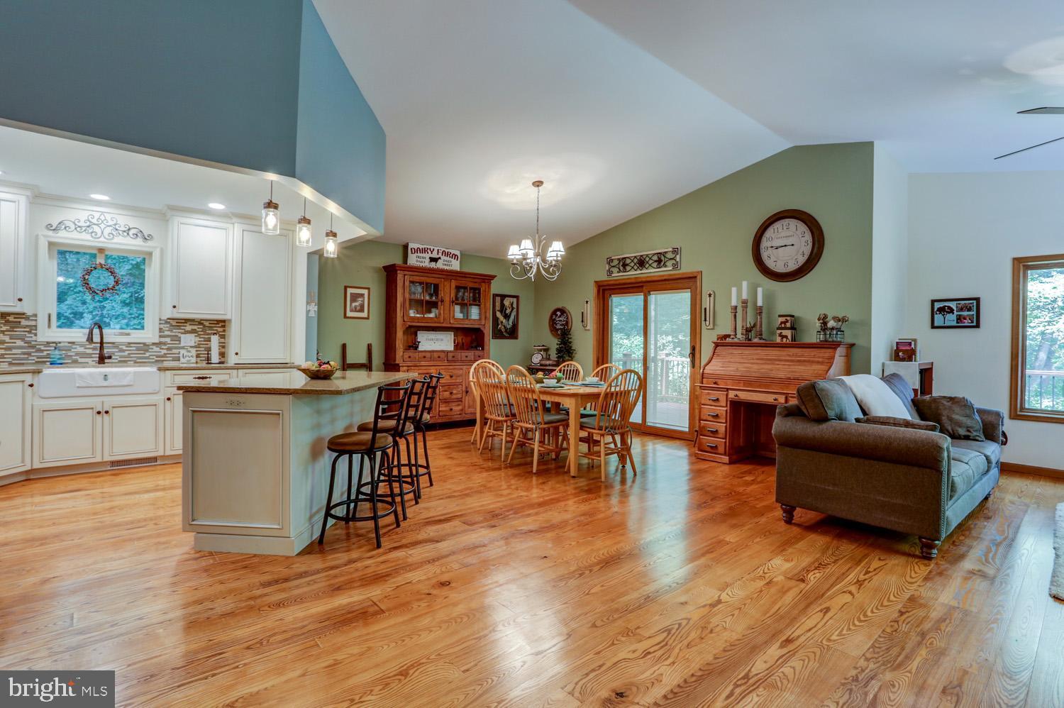 431 Vinemont Road Reading, PA 19608 - Photo 5 of 70 Entrance into open Floor Plan