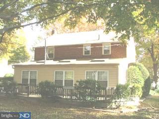 54 Locust Avenue Springfield, PA 19064 - Photo 3 of 6