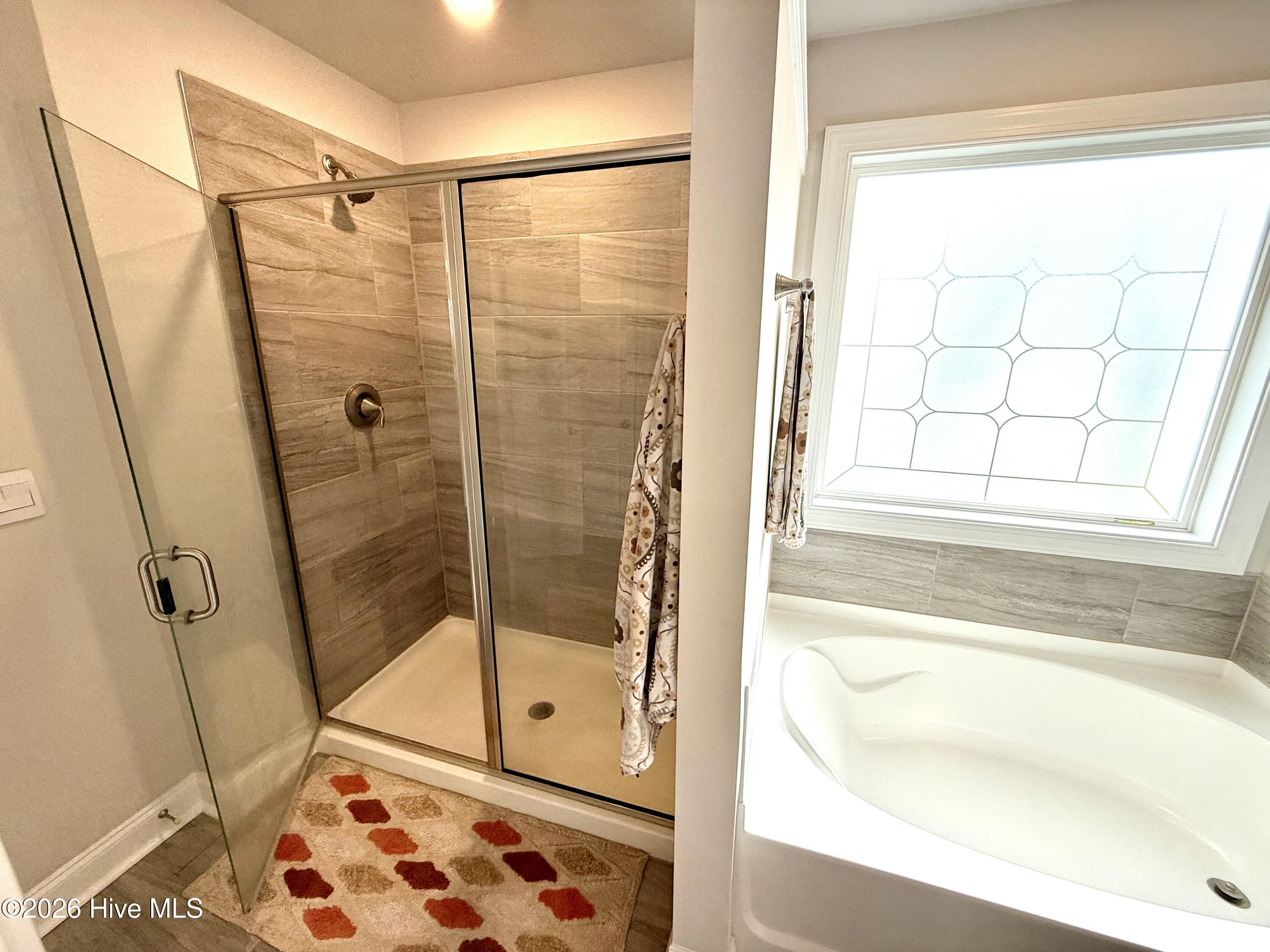 5010 Spring Green Pass New Bern, NC 28562 - Photo 43 of 61 Bath Rm shower