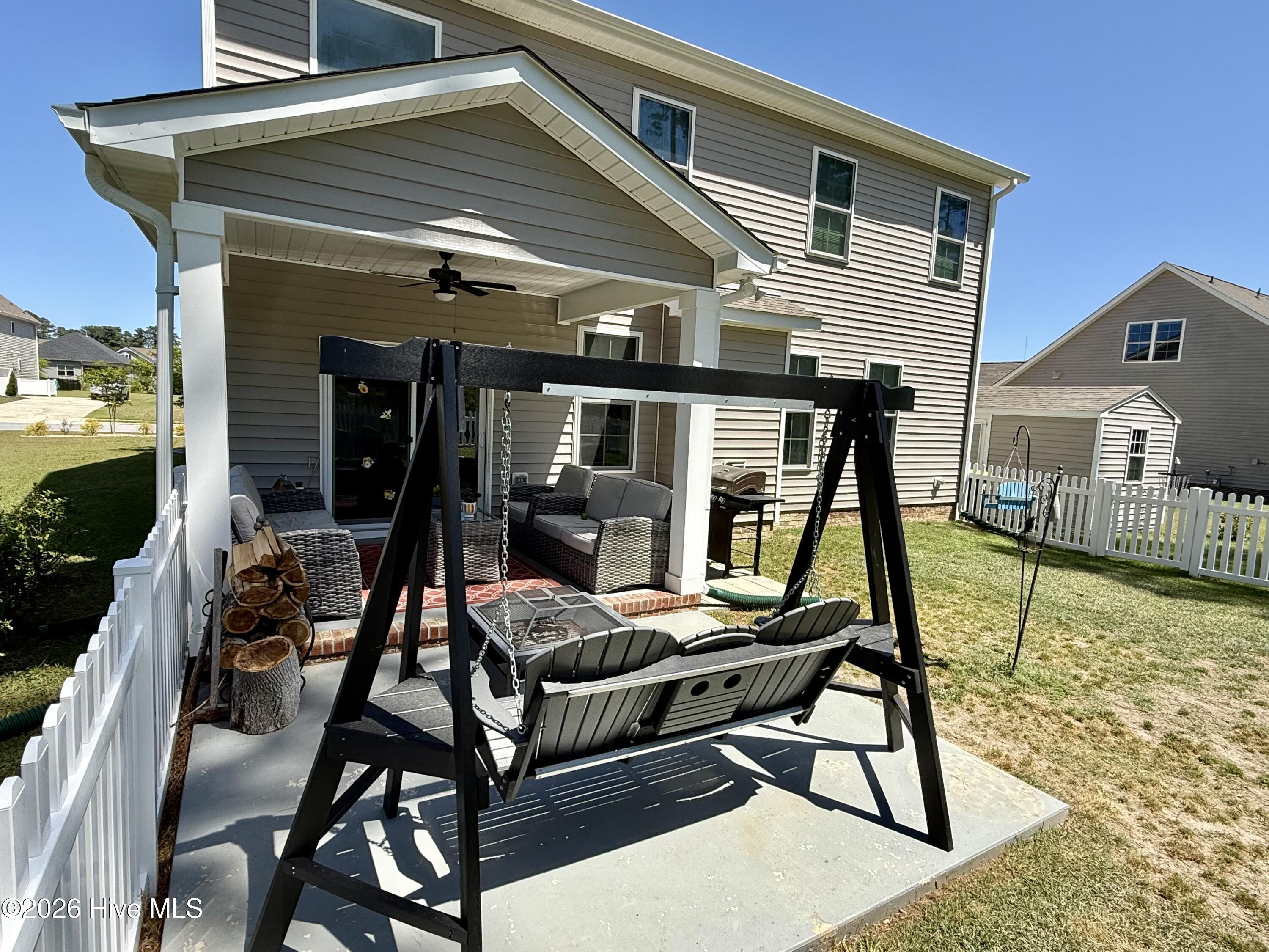 5010 Spring Green Pass New Bern, NC 28562 - Photo 47 of 61 back patio