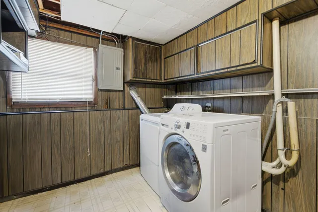 $300,000 | 18941 Cypress Avenue, Country Club Hills, IL 60478