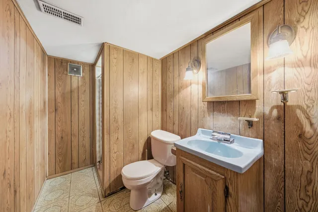 $300,000 | 18941 Cypress Avenue, Country Club Hills, IL 60478