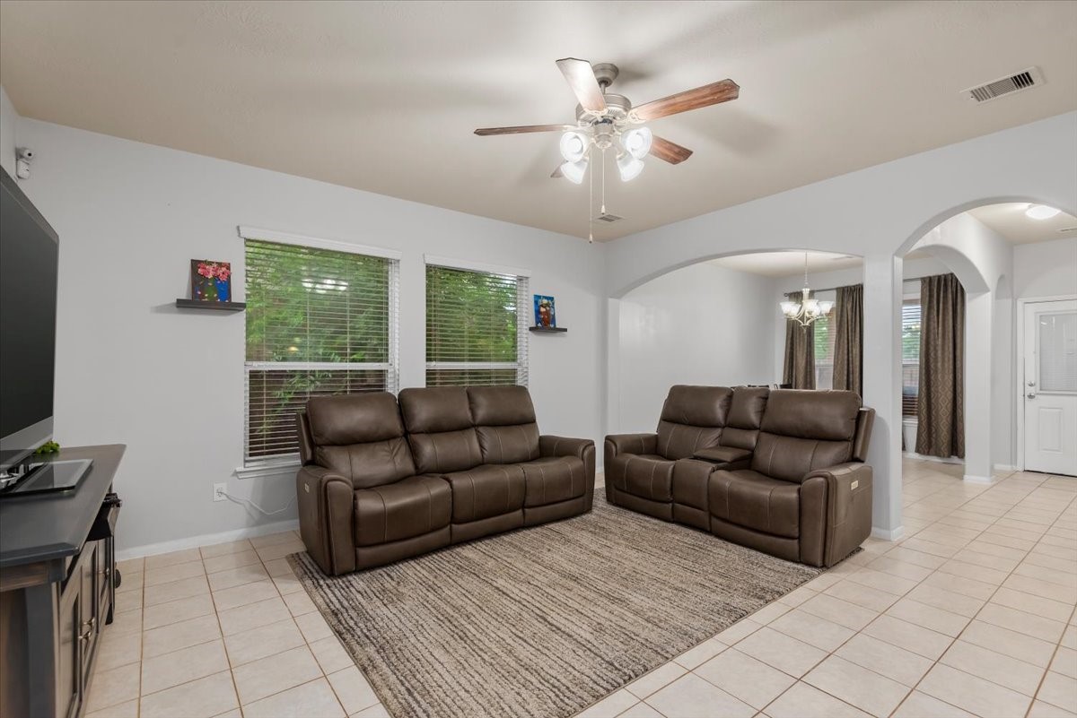 1827 Stieler Drive Houston, TX 77049 - Photo 10 of 39