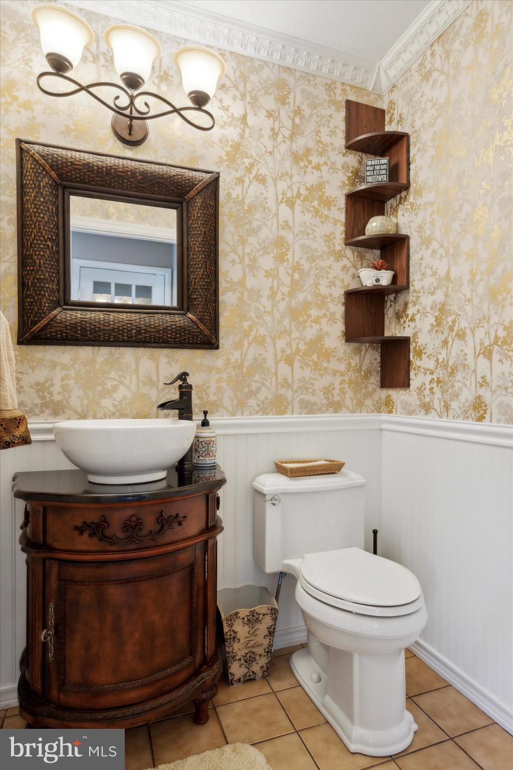 78 7 Stars Road Spring City, PA 19475 - Photo 15 of 117 a bathroom with a toilet and a sink