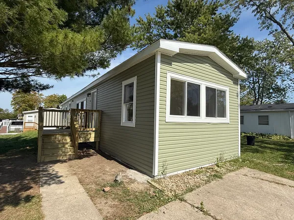 a view of backyard of house