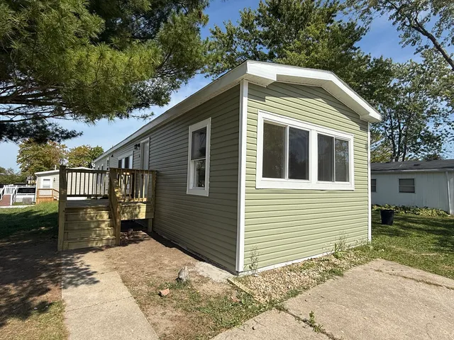 $89,000 | 62 Brushwood Drive, Matteson, IL 60443