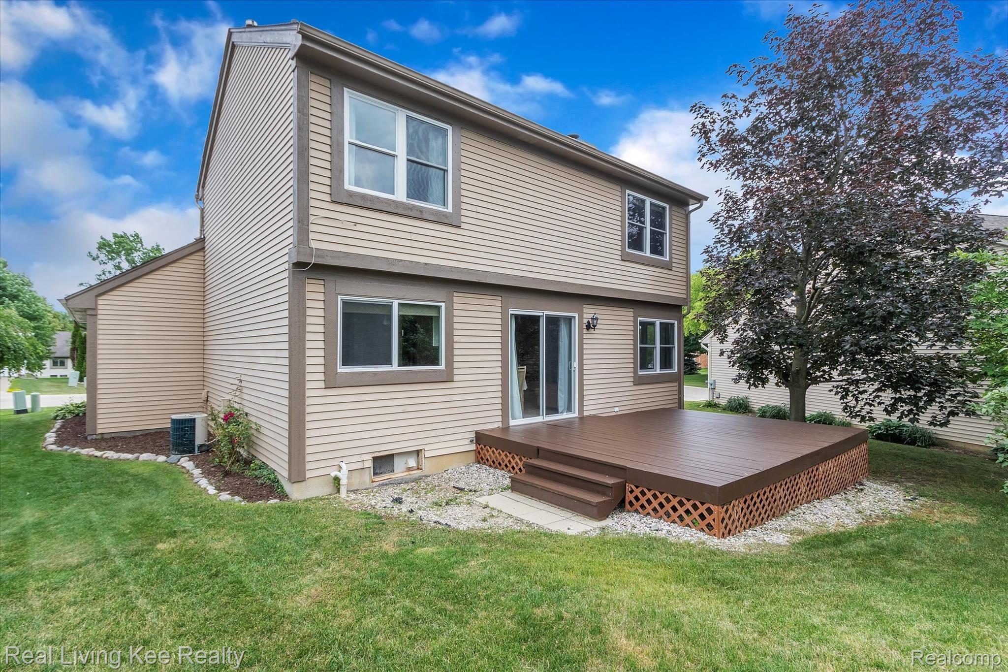 1609 Stonecrest Drive Rochester, MI 48307 - Photo 36 of 39 35-1609-Stonecrest-Dr-Windowstill-Real-Estate-Photography-35.jpg