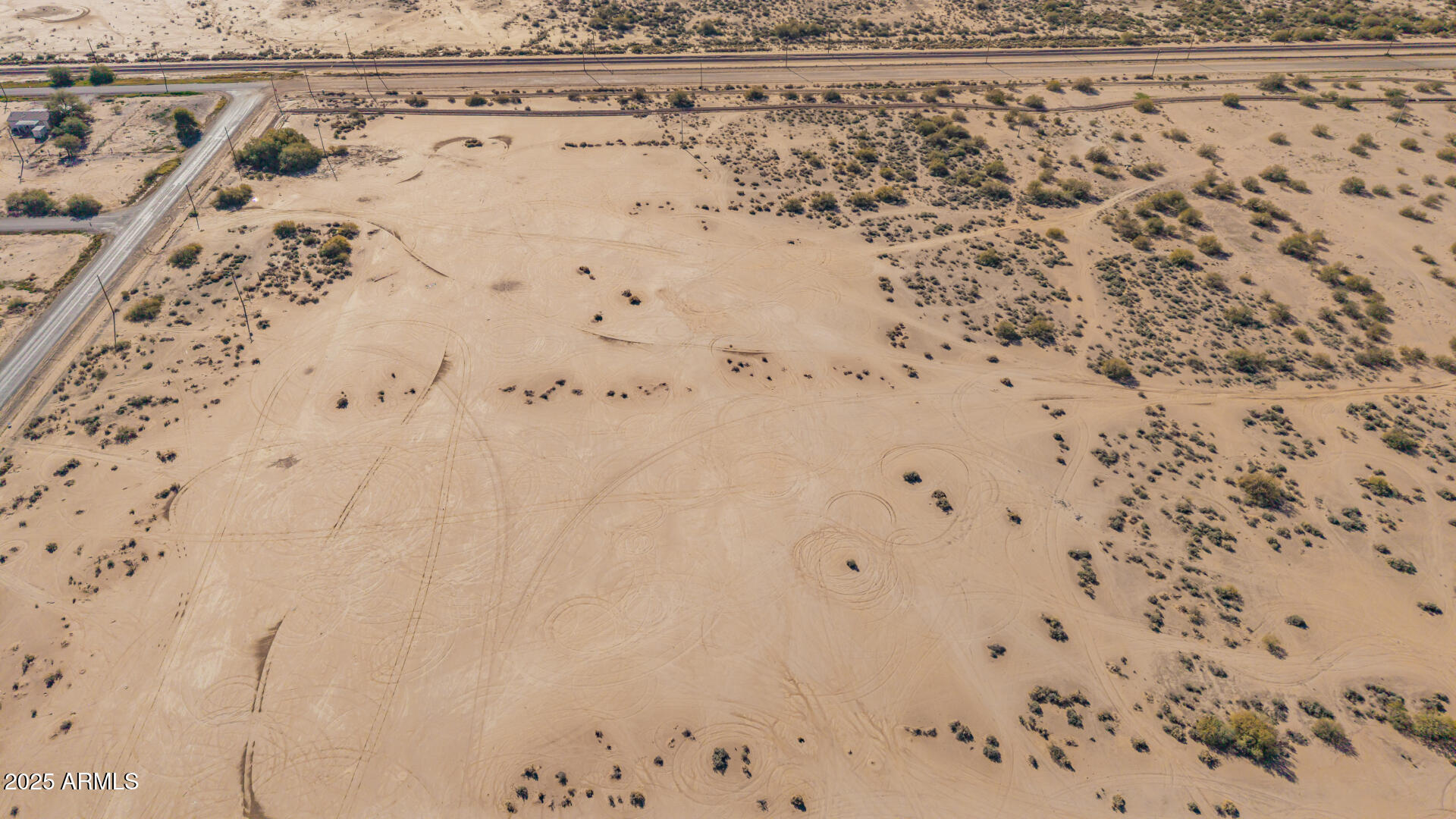 6210 North Valley Road, Unit 1 Eloy, AZ 85131 - Photo 6 of 21 a bathroom with a bathtub and shower