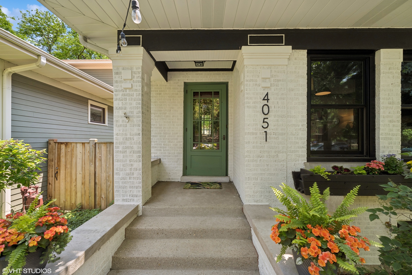 4051 North Keystone Avenue Chicago, IL 60641 - Photo 2 of 31