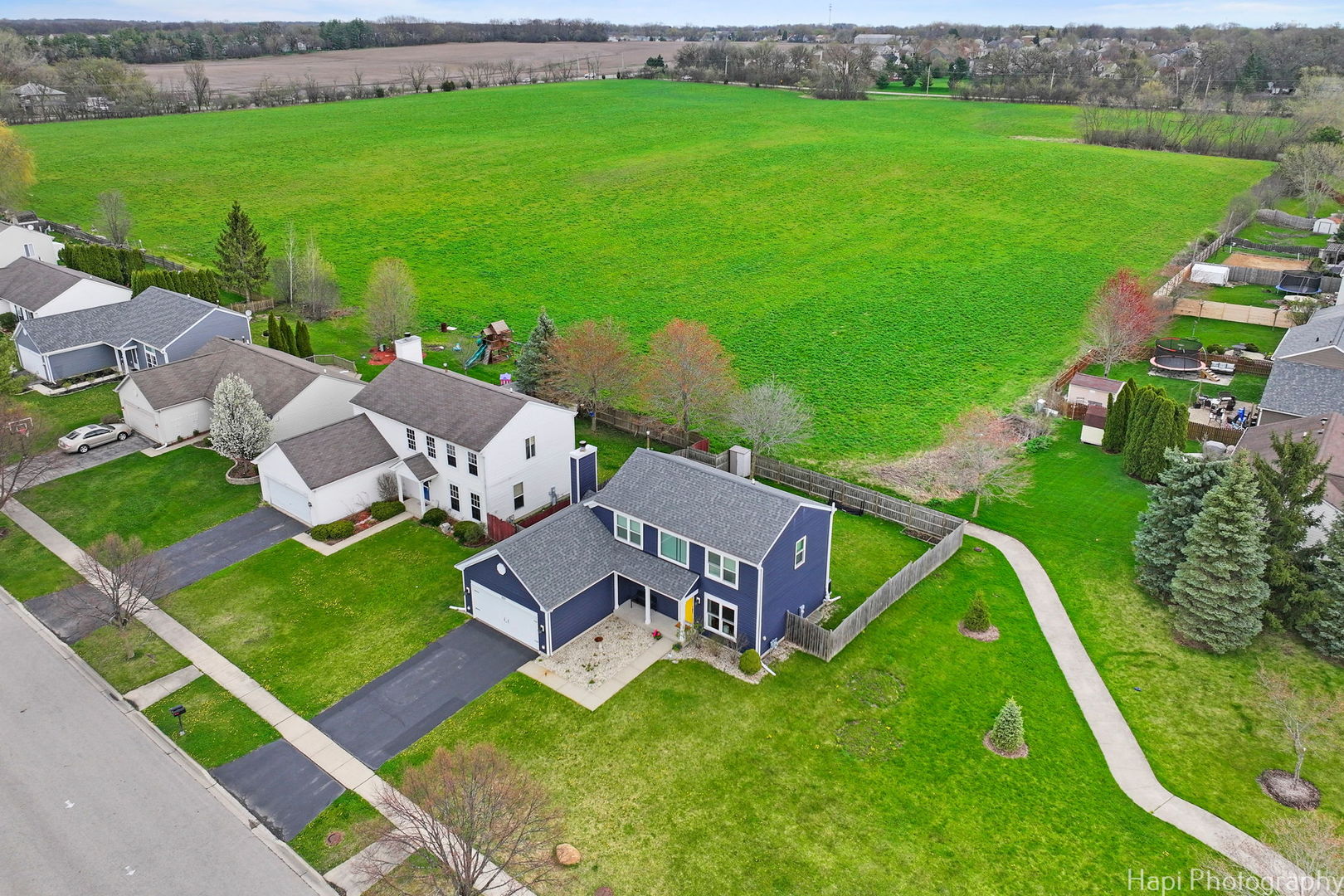 657 Indian Trail Road Antioch, IL 60002 - Photo 3 of 26 Gallery Image 3