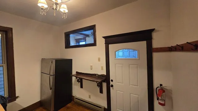 $950 | 522 West National Avenue, Unit 202, Milwaukee, WI 53204