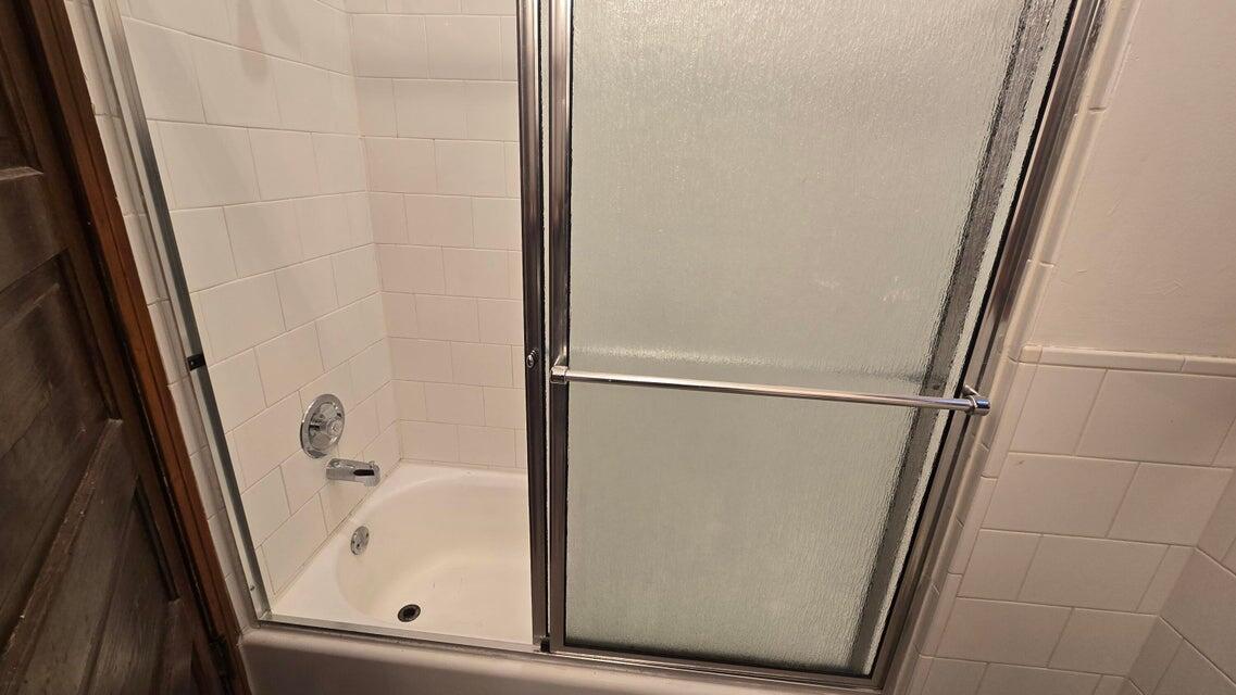 522 West National Avenue, Unit 202 Milwaukee, WI 53204 - Photo 4 of 9 Full Bath