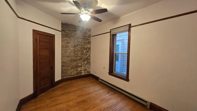 $950 | 522 West National Avenue, Unit 202, Milwaukee, WI 53204