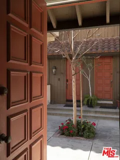 $740,000 | 1711 Grismer Avenue, Unit 72, Burbank, CA 91504