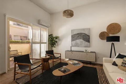 $740,000 | 1711 Grismer Avenue, Unit 72, Burbank, CA 91504