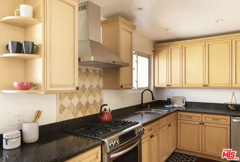 $740,000 | 1711 Grismer Avenue, Unit 72, Burbank, CA 91504