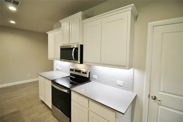 $2,950 | 1449 Bennett Drive, Burleson, TX 76028