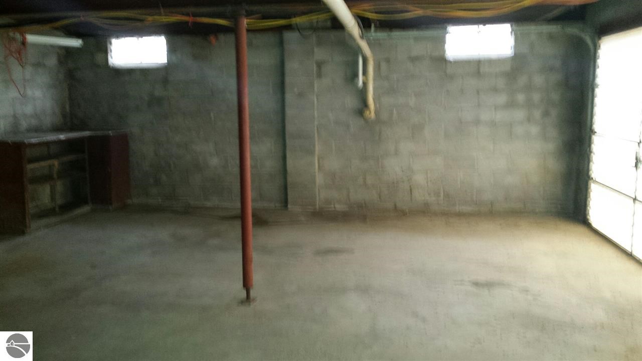 9420 East Blanchard Road Shepherd, MI 48883 - Photo 9 of 14 1792368-8.JPG