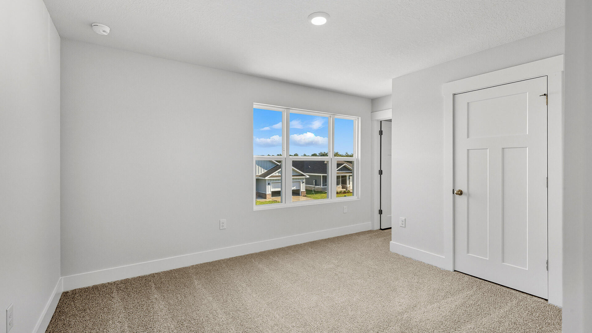 4673 Marine Loop Crestview, FL 32539 - Photo 31 of 34 an empty room with a window