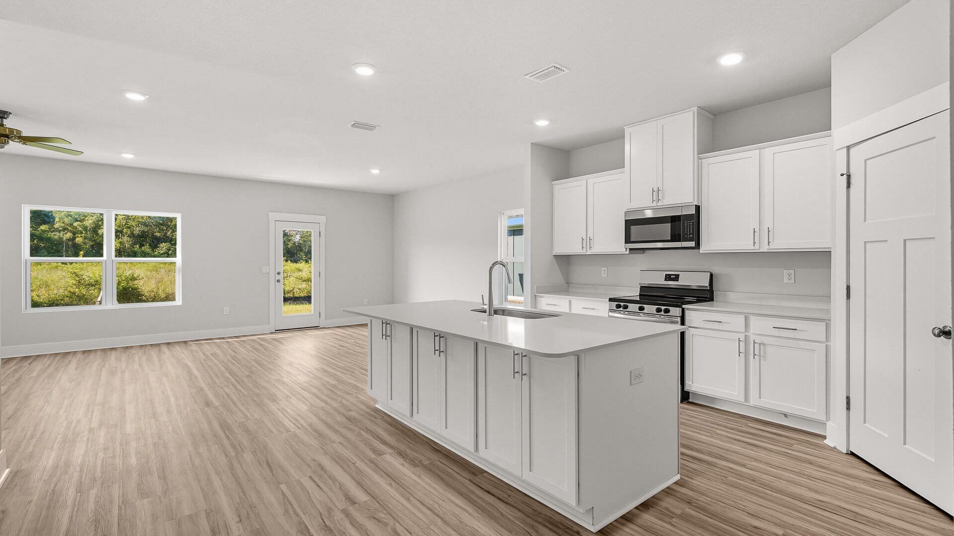 4673 Marine Loop Crestview, FL 32539 - Photo 3 of 34