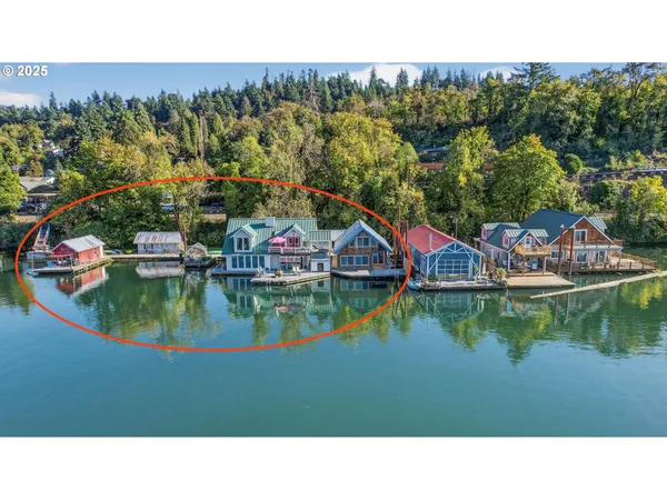 $1,350,000 | 903 South McLoughlin Boulevard, Unit G, Oregon City, OR 97045