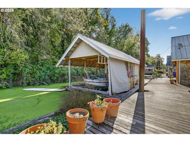 $1,350,000 | 903 South McLoughlin Boulevard, Unit G, Oregon City, OR 97045