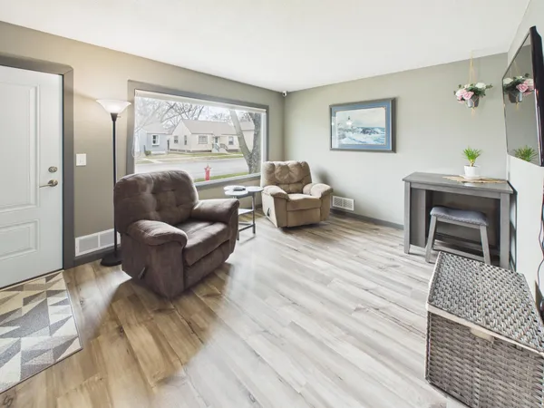 $215,000 | 322 23rd Avenue North, St. Cloud, MN 56303