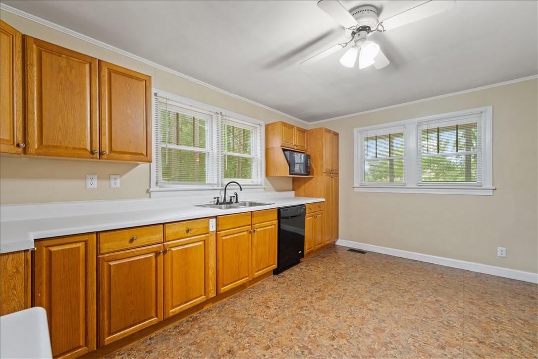 115 Tillman Street Liberty, SC 29657 - Photo 13 of 34