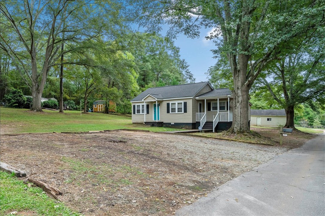 115 Tillman Street Liberty, SC 29657 - Photo 3 of 34
