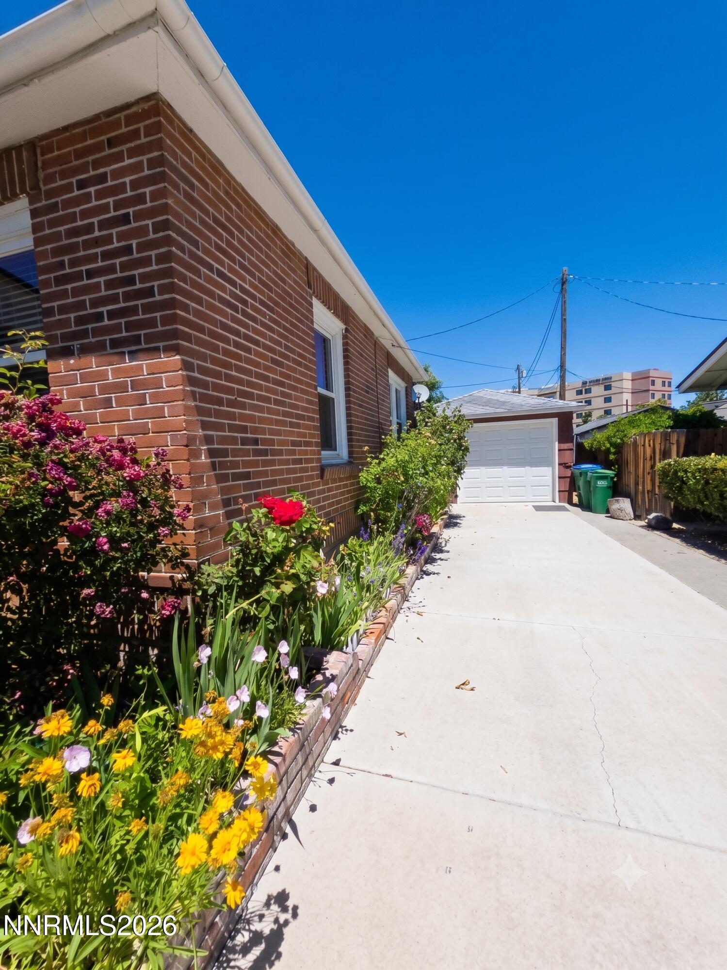549 Wonder Street Reno, NV 89502 - Photo 2 of 22 Side of Home