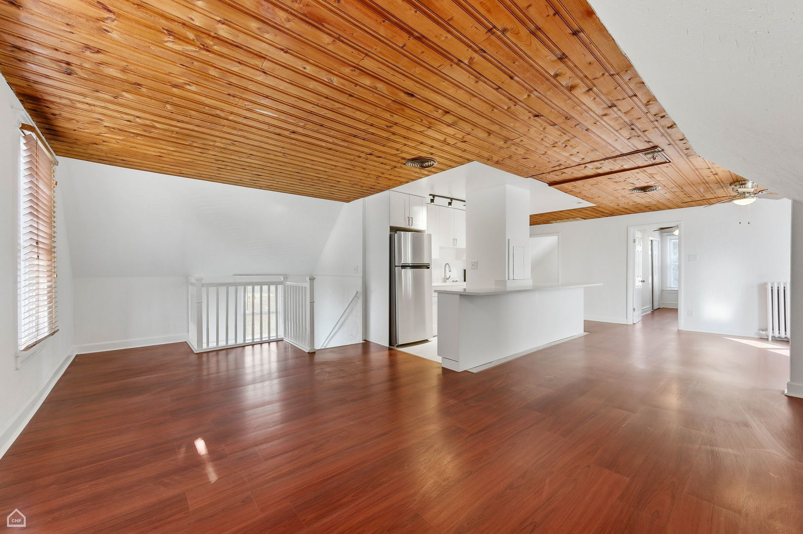 7635 West Foster Avenue Chicago, IL 60656 - Photo 20 of 24 a view interior of the house with wooden floor