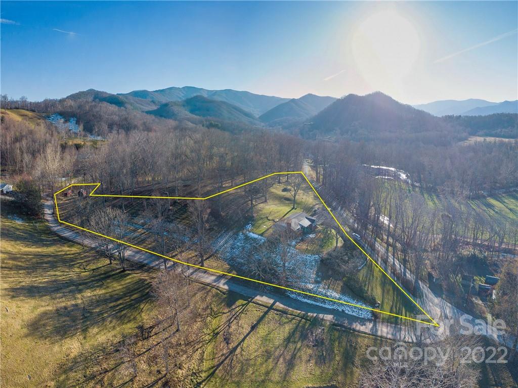 1179 Max Thompson Road Canton, NC 28716 - Photo 3 of 41