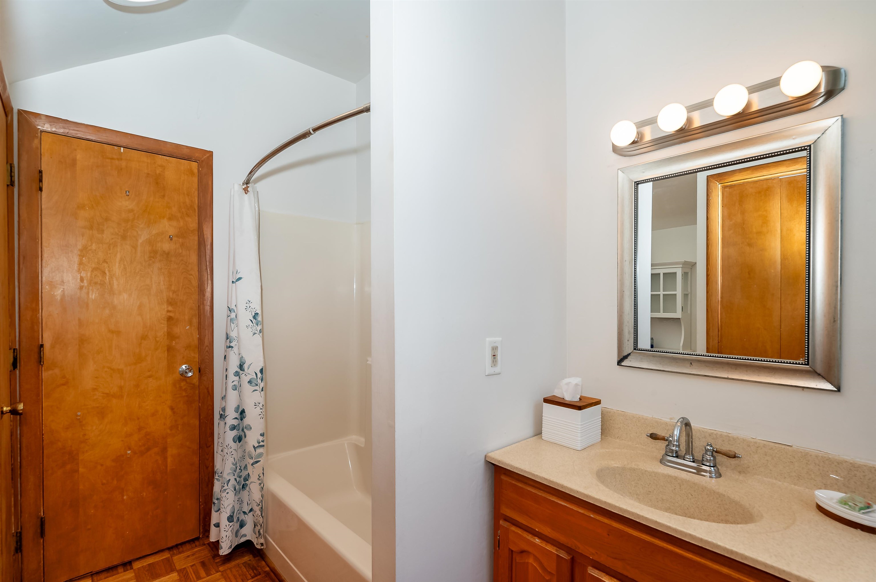 22 Franklin Heights Rochester, NH 03867 - Photo 17 of 34