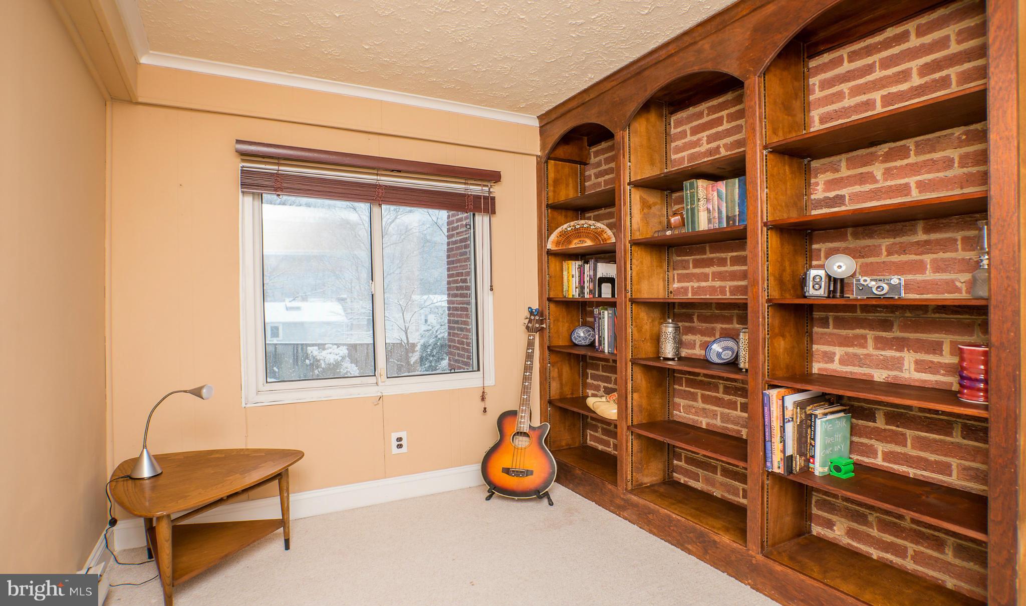 9216 Glenville Road Silver Spring, MD 20901 - Photo 5 of 24 Office/Den