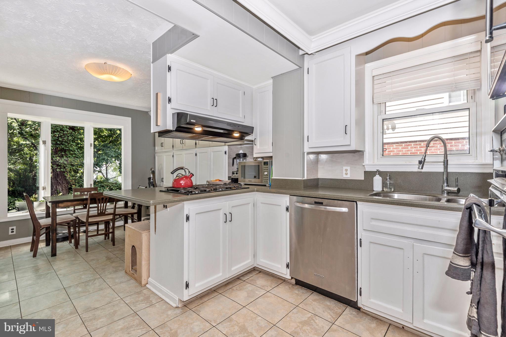 9216 Glenville Road Silver Spring, MD 20901 - Photo 9 of 24 Kitchen