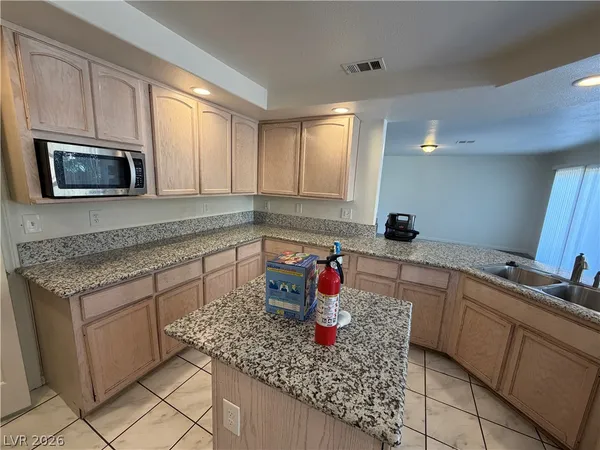 $3,050 | 2706 Chokecherry Avenue, Henderson, NV 89074