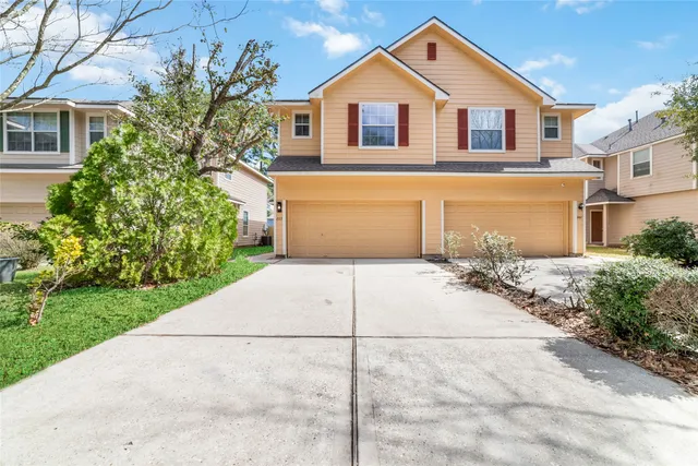 $2,300 | 203 West Stedhill Loop, The Woodlands, TX 77384