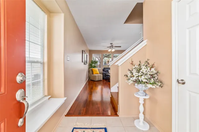 $2,300 | 203 West Stedhill Loop, The Woodlands, TX 77384