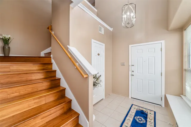 $2,300 | 203 West Stedhill Loop, The Woodlands, TX 77384