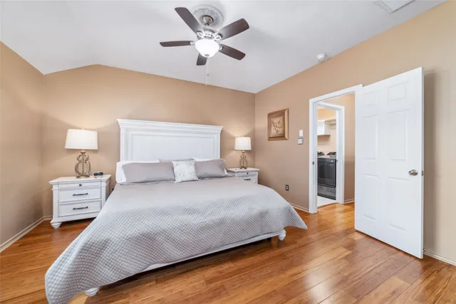 $2,300 | 203 West Stedhill Loop, The Woodlands, TX 77384